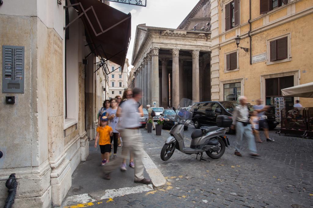 Delsi Pantheon Affittacamere 2*