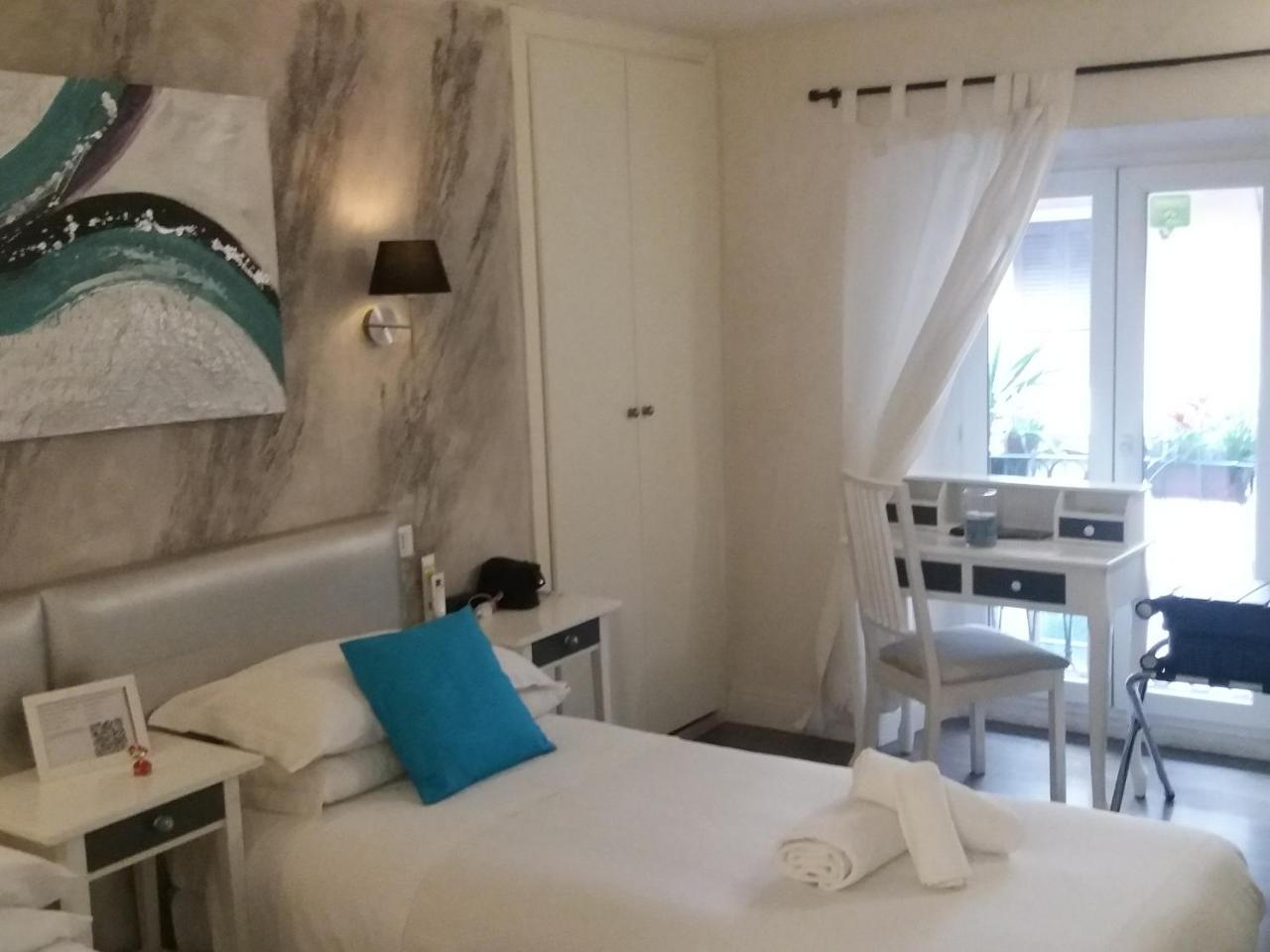 Delsi Pantheon Guest house